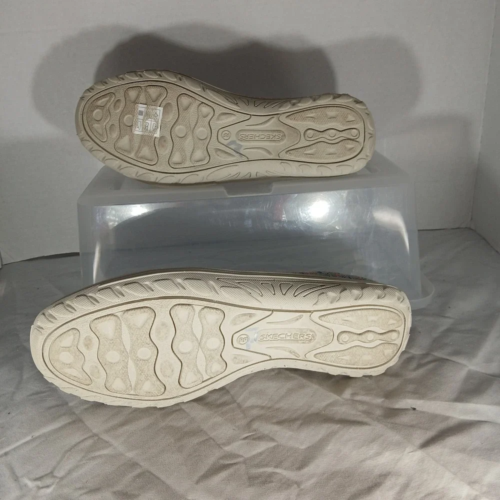 Skechers relaxed fit